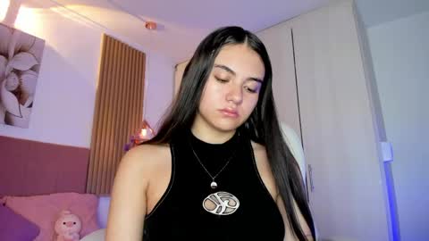 Mia Nevaeh - follow me online show from April 14, 2026, 8:04 pm