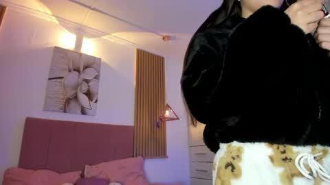 Mia Nevaeh - follow me online show from April 18, 2026, 7:51 pm