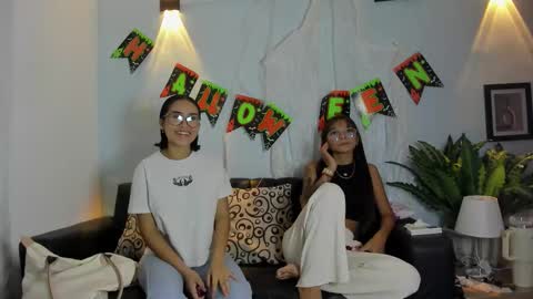 mia_petite72 online show from November 4, 2025, 10:42 pm