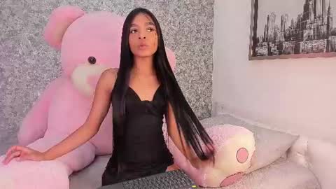 Mia online show from June 17, 2026, 3:31 am