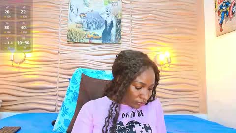 Snapshot of mia_pineda chatting on October 4, 2025, 8:29 pm Mariana online show from October 4, 2025, 8:29 pm