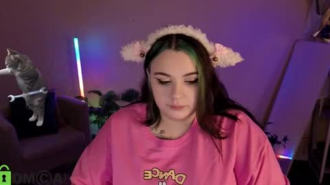 Mia online show from March 31, 2026, 1:18 am