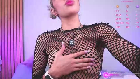 Mia Reeves online show from October 1, 2025, 7:53 pm