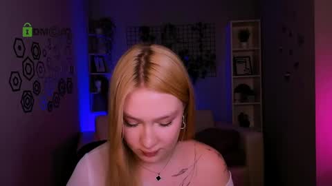 mia online show from May 4, 2026, 1:23 am