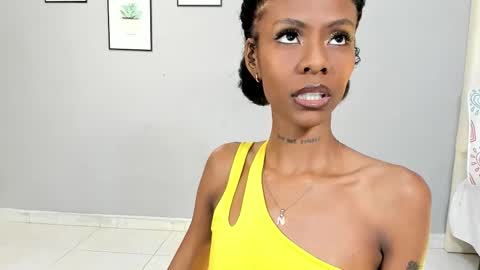 Mia online show from March 12, 2025, 2:56 pm