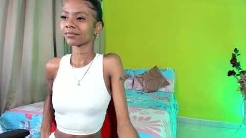 Mia online show from October 8, 2025, 2:58 pm