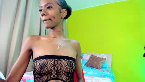 Mia online show from October 9, 2025, 2:59 pm