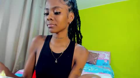 Mia online show from October 14, 2025, 7:14 pm
