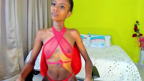 Mia online show from November 8, 2025, 2:39 pm