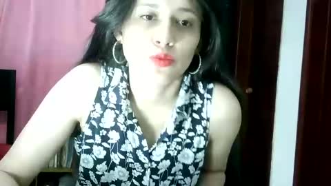mia_robeerts online show from September 15, 2025, 8:09 pm