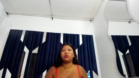 mia_roussex6 online show from August 4, 2026, 3:58 pm