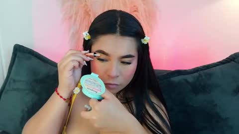 Mia online show from April 18, 2026, 8:20 pm