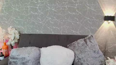 Mia Roux online show from January 16, 2025, 6:48 pm