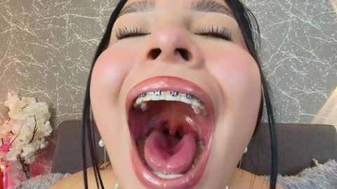 Mia Roux online show from January 17, 2025, 9:17 pm