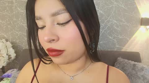 Mia Roux online show from February 13, 2025, 7:10 pm