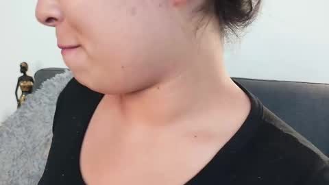 Mia Roux online show from September 25, 2025, 7:39 pm