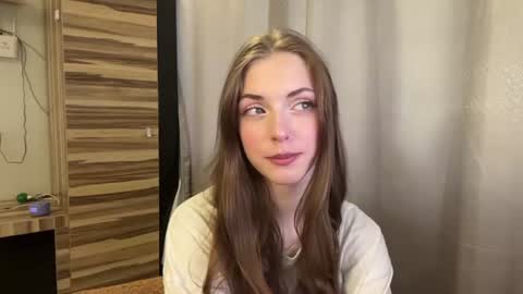 Mia online show from July 17, 2026, 6:31 am