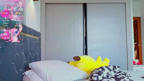 Mia online show from March 9, 2025, 7:01 am