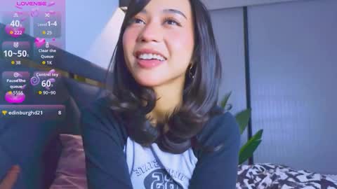 Mia online show from October 23, 2025, 4:17 pm