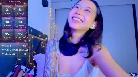 Mia online show from December 21, 2025, 8:16 pm