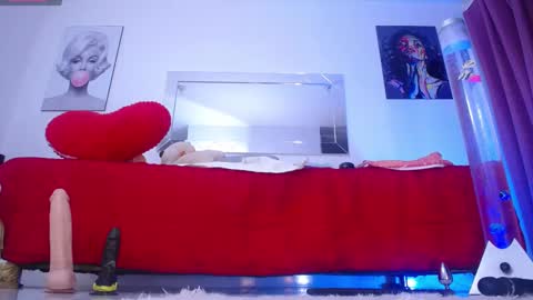 Mia  online show from February 15, 2025, 2:47 am