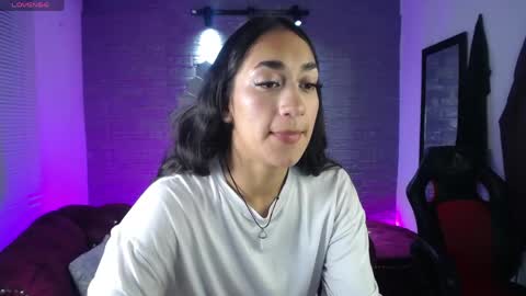 mia_strong_m online show from April 28, 2026, 5:40 pm