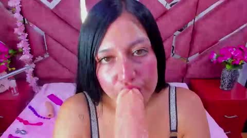 mia sweett69 online show from October 24, 2025, 9:22 pm