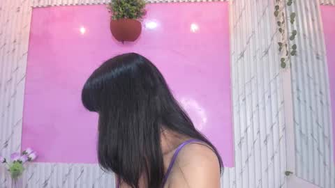 Mia online show from March 9, 2026, 12:09 pm