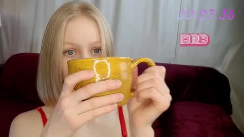 Mia online show from January 1, 2025, 11:07 pm