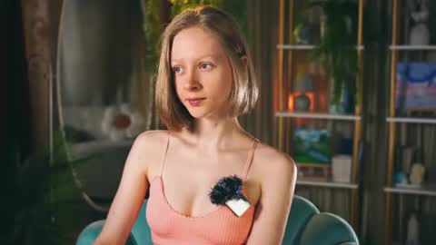 Snapshot of mia_vebes chatting on June 15, 2026, 5:37 pm Mia online show from June 15, 2026, 5:37 pm