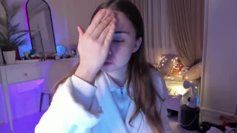 VixenMia online show from February 28, 2025, 3:15 am