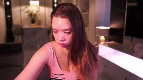 VixenMia online show from November 24, 2025, 2:33 am