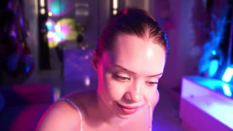 VixenMia online show from March 17, 2026, 3:33 am