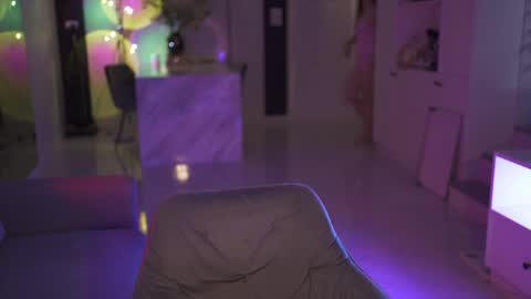 VixenMia online show from March 29, 2026, 3:50 am