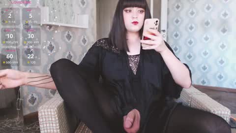 mia_wallase online show from January 8, 2025, 8:06 am