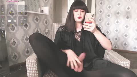 mia_wallase online show from January 28, 2025, 7:43 am