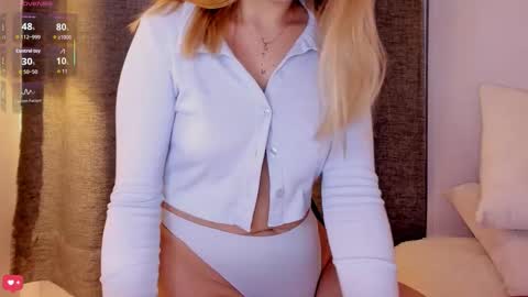 Mia White  online show from December 1, 2025, 12:54 pm