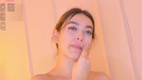Mia White  online show from May 6, 2026, 1:16 pm