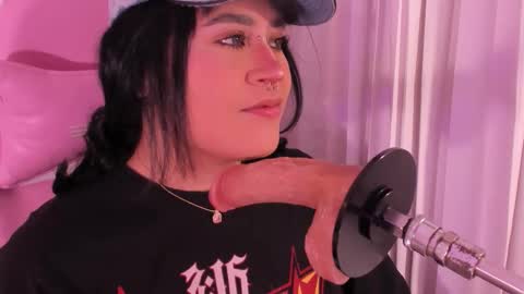 mia_yeager online show from October 22, 2025, 4:13 am