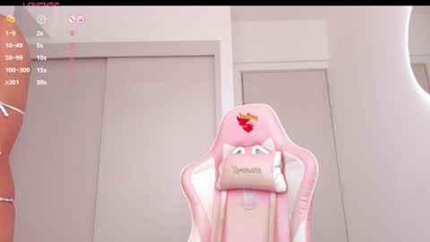 Snapshot of mia_yourmommy chatting on December 17, 2024, 3:49 pm online show from December 17, 2024, 3:49 pm