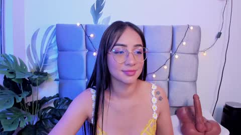 Snapshot of miaa_06 chatting on February 7, 2025, 5:10 am mia nicolle online show from February 7, 2025, 5:10 am