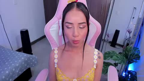 Snapshot of miaa_06 chatting on March 5, 2025, 4:34 am mia nicolle online show from March 5, 2025, 4:34 am