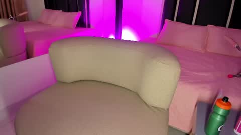 Mia  online show from June 26, 2026, 9:08 pm