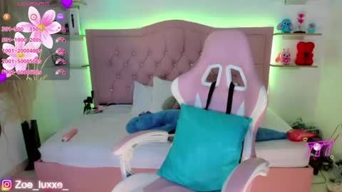 Mia online show from May 8, 2026, 10:04 pm