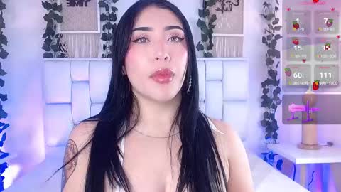 Mia online show from September 24, 2025, 11:35 am