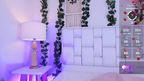 Mia online show from October 29, 2025, 12:18 pm