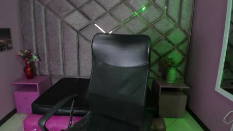 Miaa online show from September 13, 2025, 11:37 pm