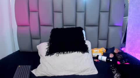 Mia online show from January 21, 2025, 12:07 pm