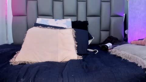 Mia online show from February 3, 2025, 6:07 pm