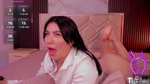 Miaa Farrel online show from October 8, 2025, 7:33 pm